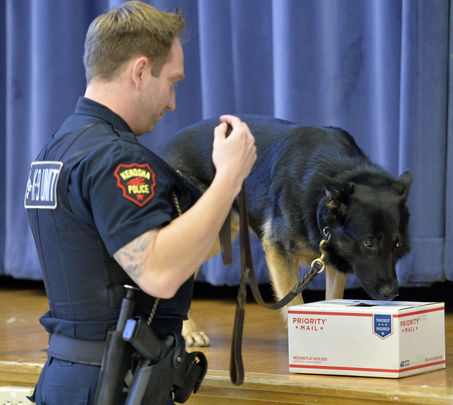 KPD K9S AT HARVEY SCHOOL